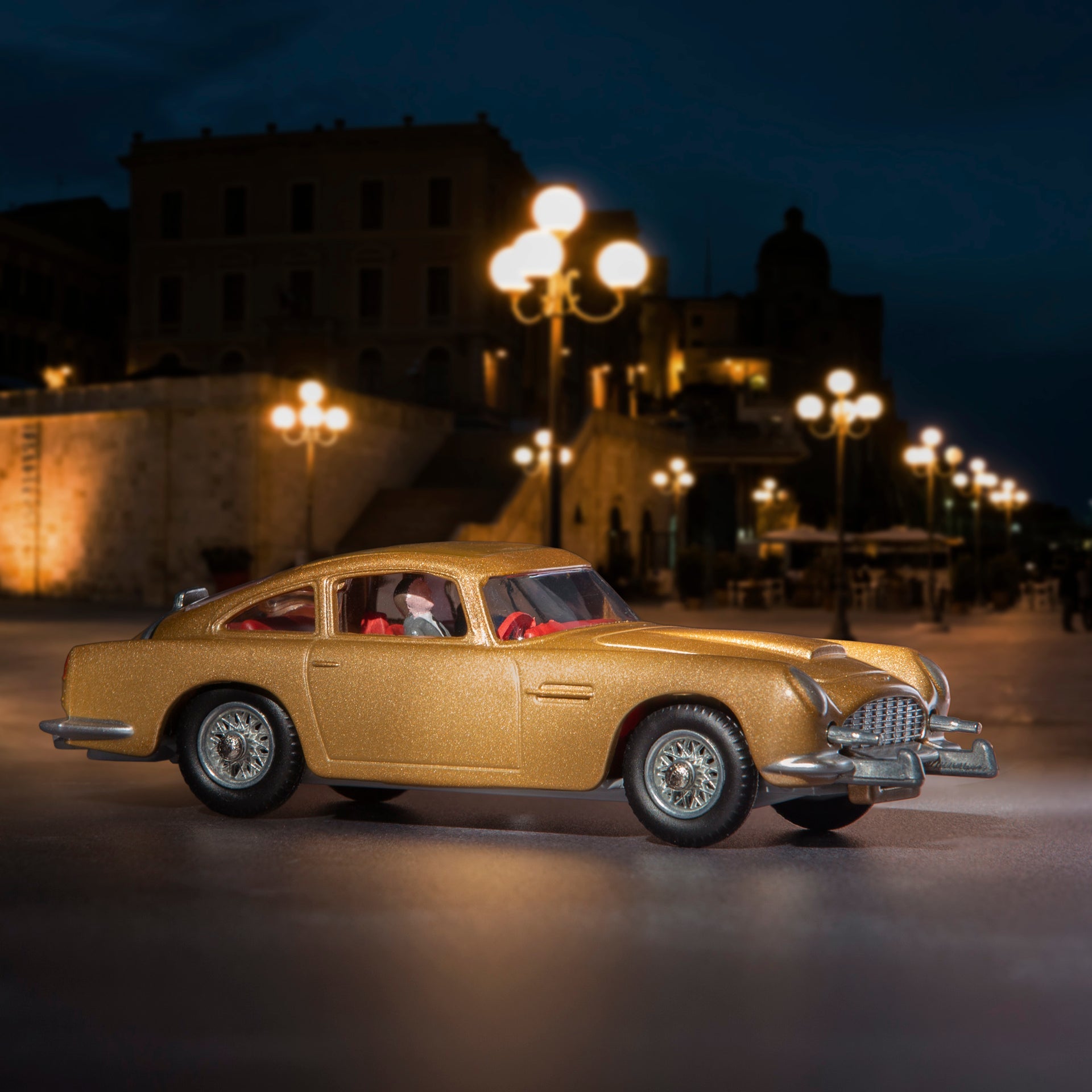 完品　CORGI TOYS JAMES BOND アストンマーチン　ミニカー James Bond 007 Goldfinger Aston Martin DB-5 Diecast Replica